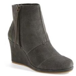 TOMS desert wedge platform dark gray bootie Sz 6